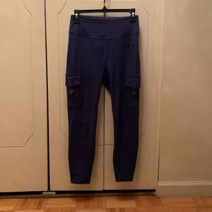 Firm abs cargo leggings size small